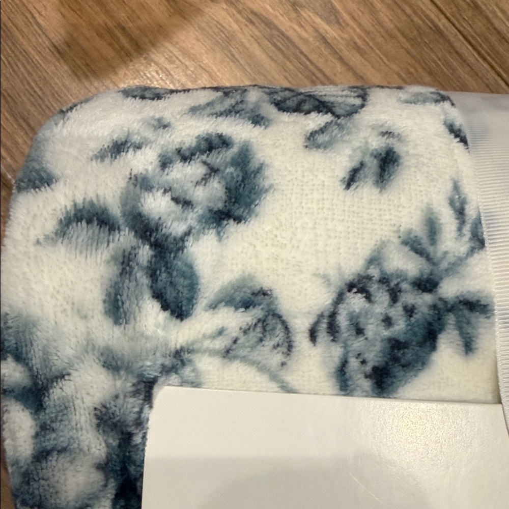Laura Ashley Blue Floral and Plaid Reversible Plush Throw Blanket - Picture 4 of 9